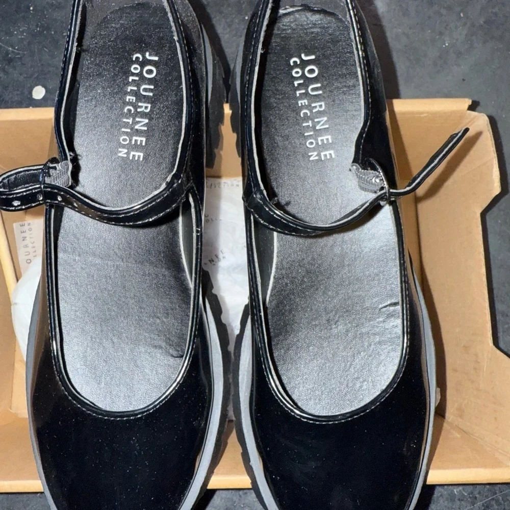 New Journee Collection Women's Kamie Lug Sole Mary Jane Flats size 10
